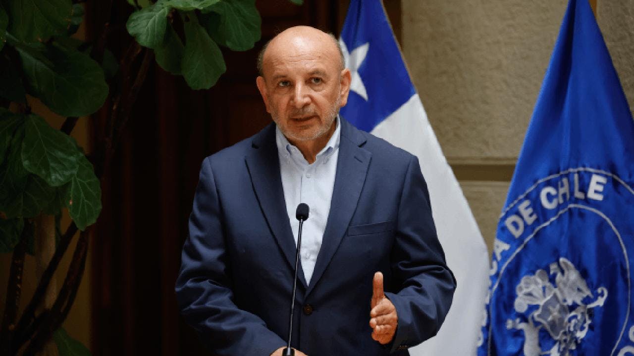 Juan Luis Castro: "El anhelo del Presidente de tener una colación, es algo que ya no fue. Es una aspiración que coexistió, pero no tiene razón de ser fuera del Gobierno"