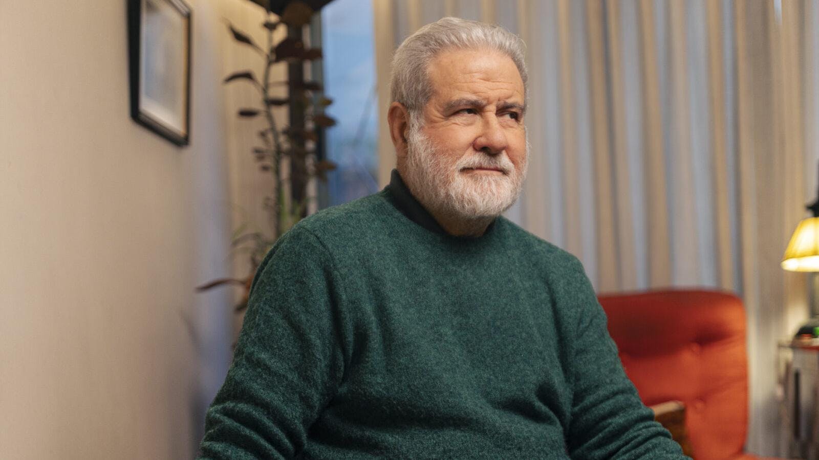 León Cohen sobre la salud mental en Chile: "Quien diga que no sufre ansiedad es un tipo peligroso, porque quiere decir que es un narcisista maligno"
