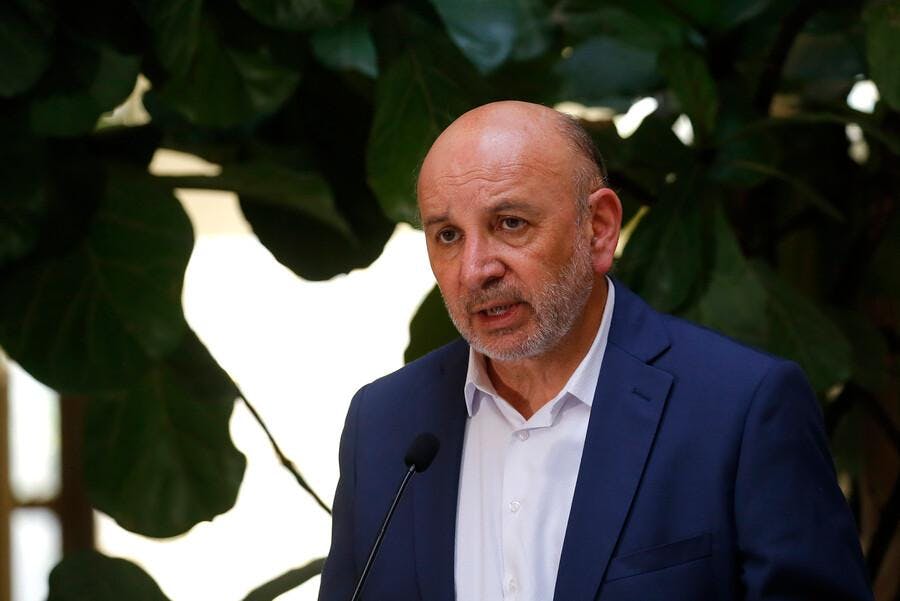 Senador Juan Luis Castro sobre la falta de detalles del plan del Gobierno: "¿cuál es el proyecto de reconstrucción nacional? No se sabe"