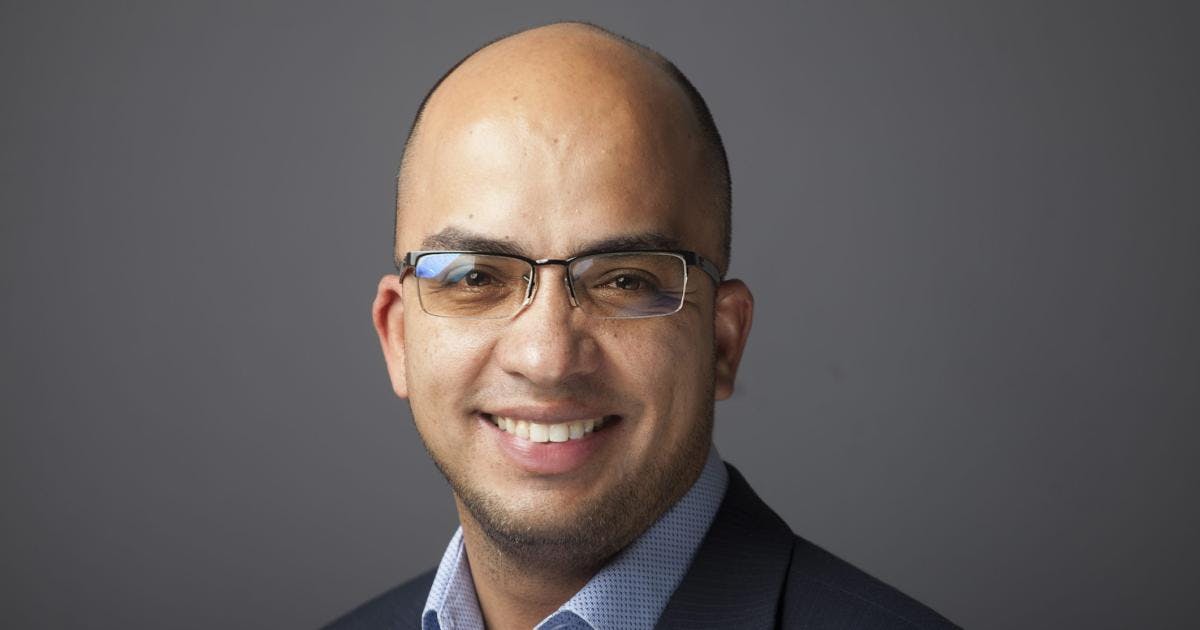 Juan Ortiz sobre el impacto del petróleo en Chile: "Este bien se transa en el mercado internacional y, por lo tanto, el precio del petróleo Brent se ve afectado por la oferta y la demanda"