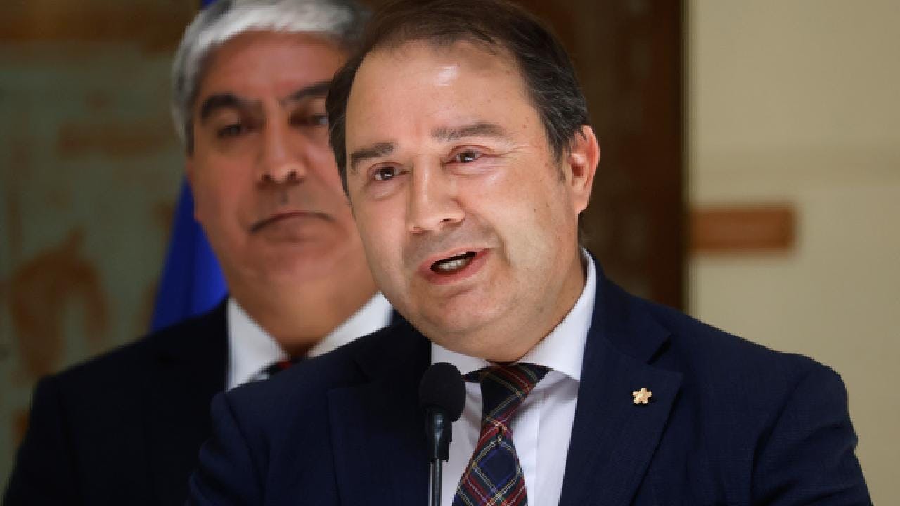 Frank Sauerbaum por situación migratoria: "La segunda semana de abril va a salir el primer vuelo chárter a Colombia con alrededor de 60 personas"