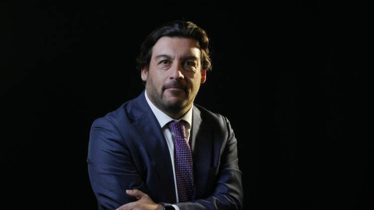 Raúl Leiva por alza al petróleo: "Lo que vamos a ver a partir de mañana es algo que será muy difícil de contener (...)El Gobierno no ha dimensionado el impacto"
