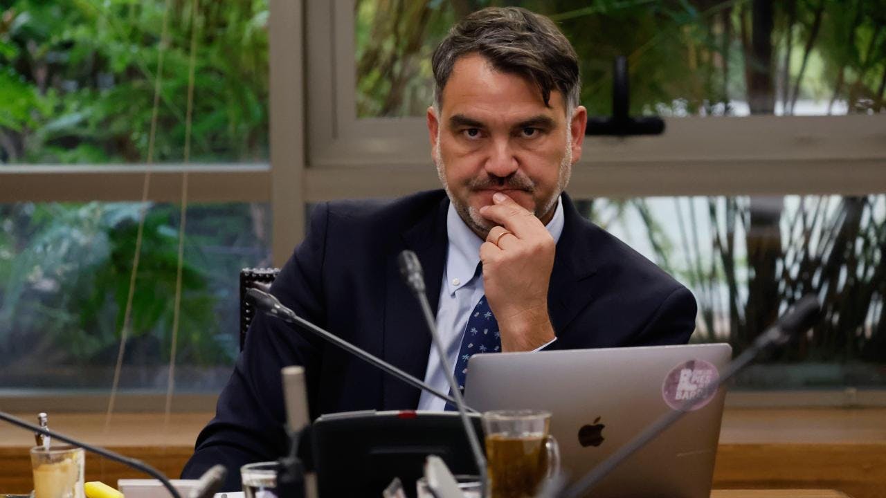Javier Macaya y medidas del Presidente Kast: "Es importante que seamos capaces de aguantar el chaparrón de este momento y sacar adelante la agenda"