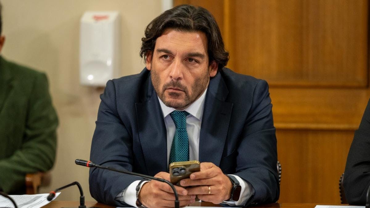 Raúl Leiva por indicaciones a la megarreforma: "En vez de irme por el show de las mil y tantas, concentrémonos en mejorar el proyecto"