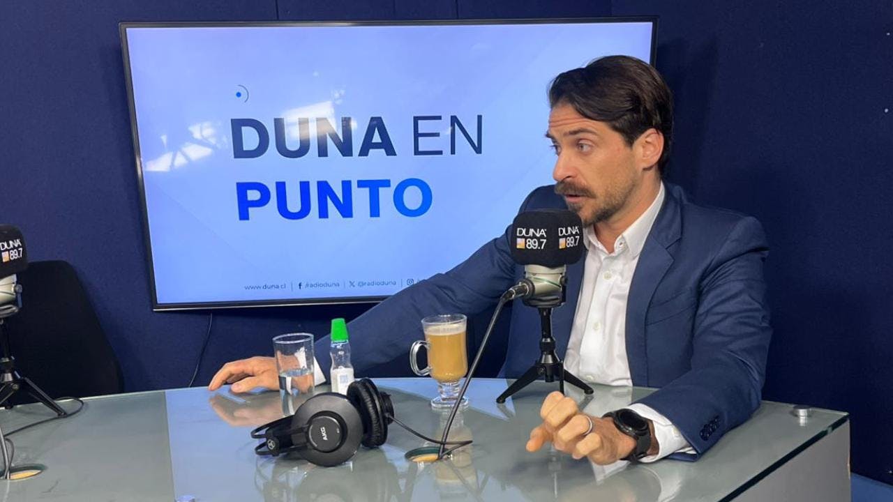 Gonzalo Winter: "La acusación sostenida en el informe del ministro Quiroz y anunciada el mismo día por los diputados del partido del Presidente, es una acción que está estrictamente coordinada"
