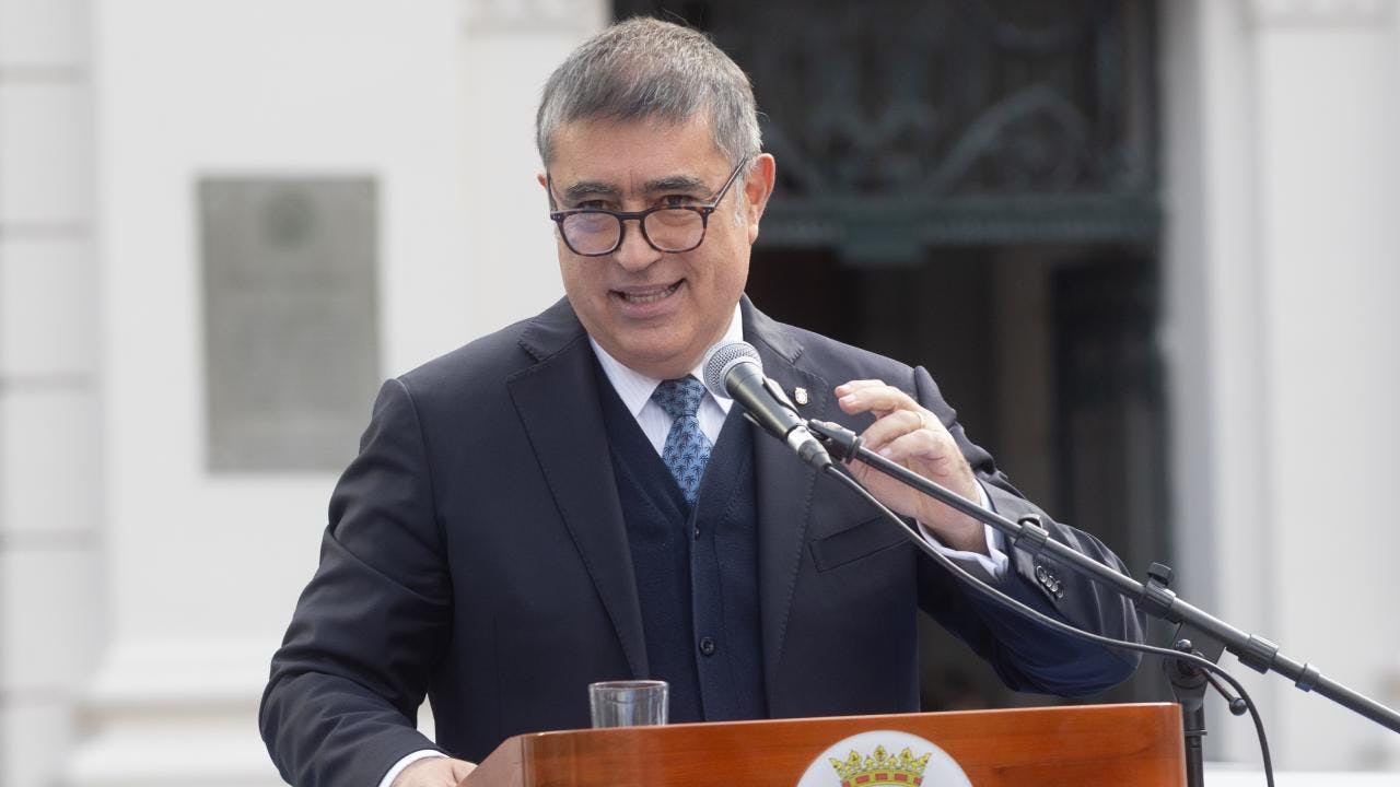 Mario Desbordes y recortes en el Gobierno: "Si me sacan hasta $6 mil millones, es un desastre, lo que no significa que no apoye al Gobierno, la reforma y la medida de eliminación de contribuciones"