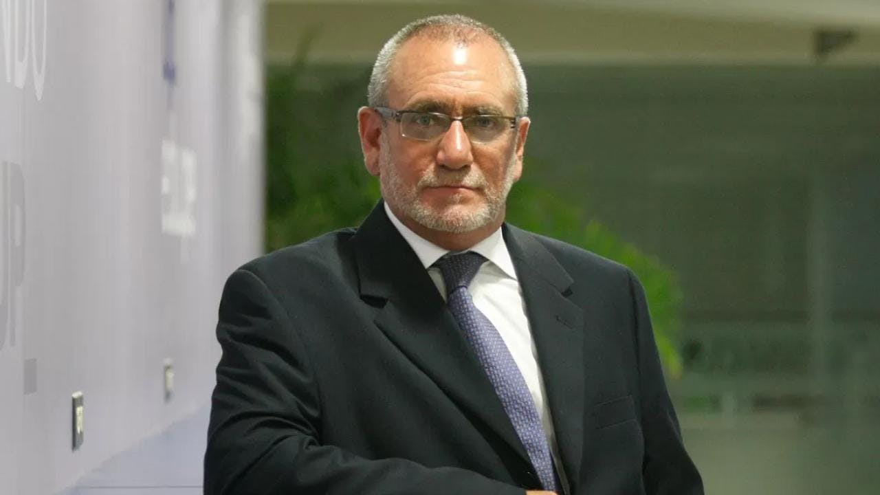 Augusto Álvarez y elecciones de Perú: "En esta segunda vuelta hay una muy baja representatividad de los dos candidatos. Al margen de quien gane, será por poco"