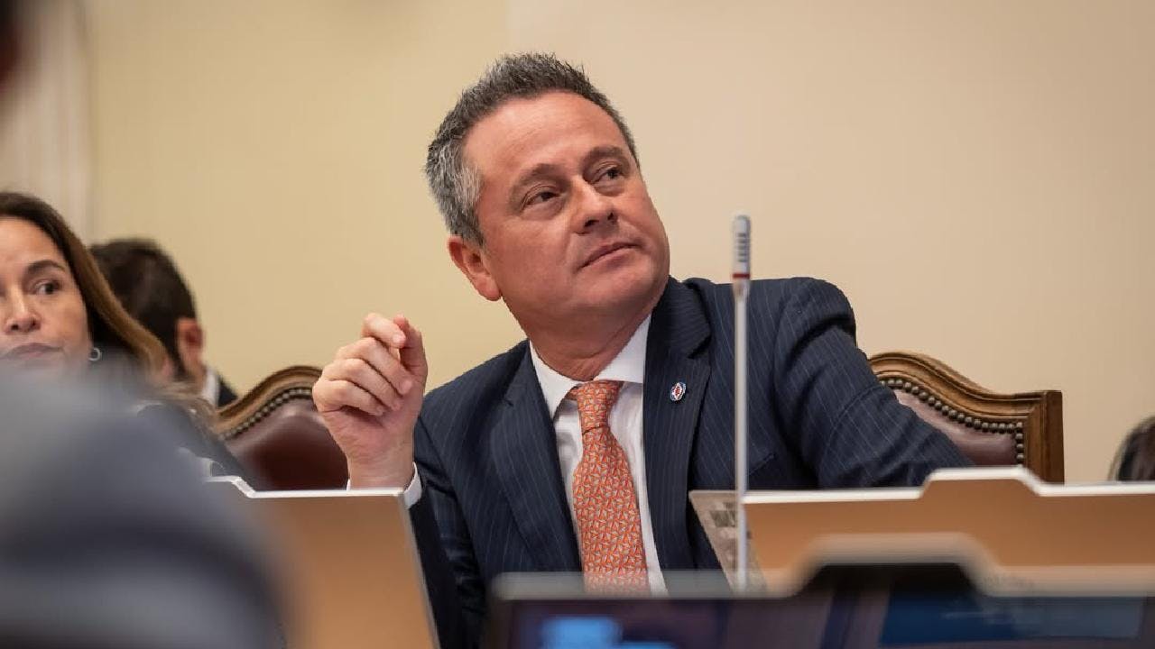 Álvaro Ortiz: "Somos oposición al Gobierno de José Antonio Kast, pero no una que se opone a todo ni una que actuará desde las trincheras y ya lo hemos demostrado"