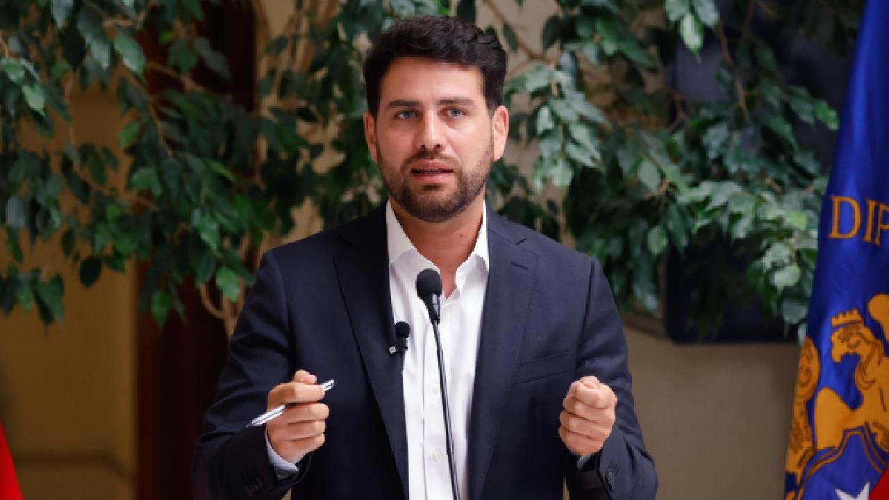 Diego Ibáñez por Megarreforma: "Esto no puede ser una obsesión de un ministro, sino que tiene que ser un debate racional"