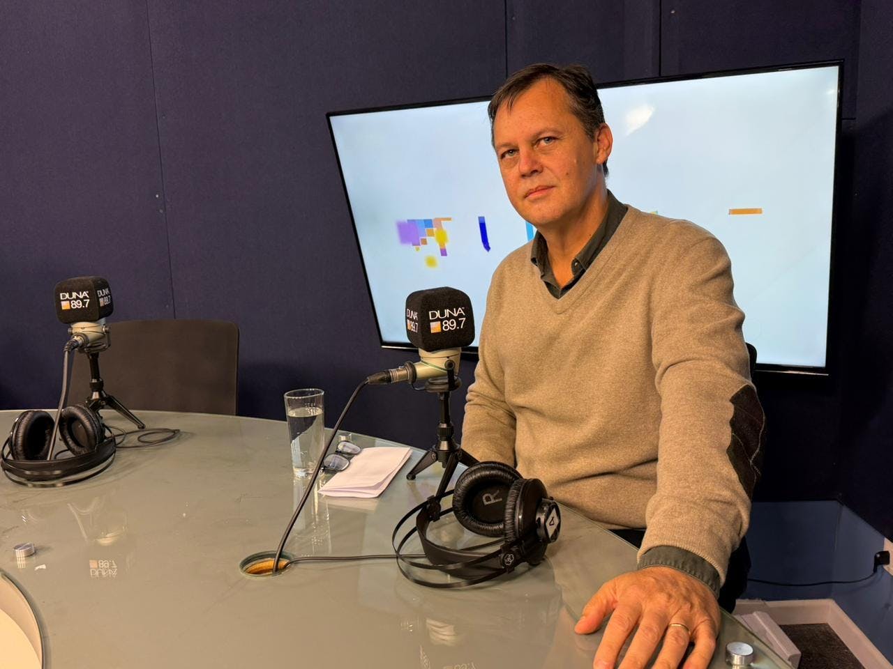 Ricardo Walker sobre su libro “Árboles chilenos": "Es para un público, general y el libro yo siempre lo pensé como una invitación a tener una conversación con el paisaje"