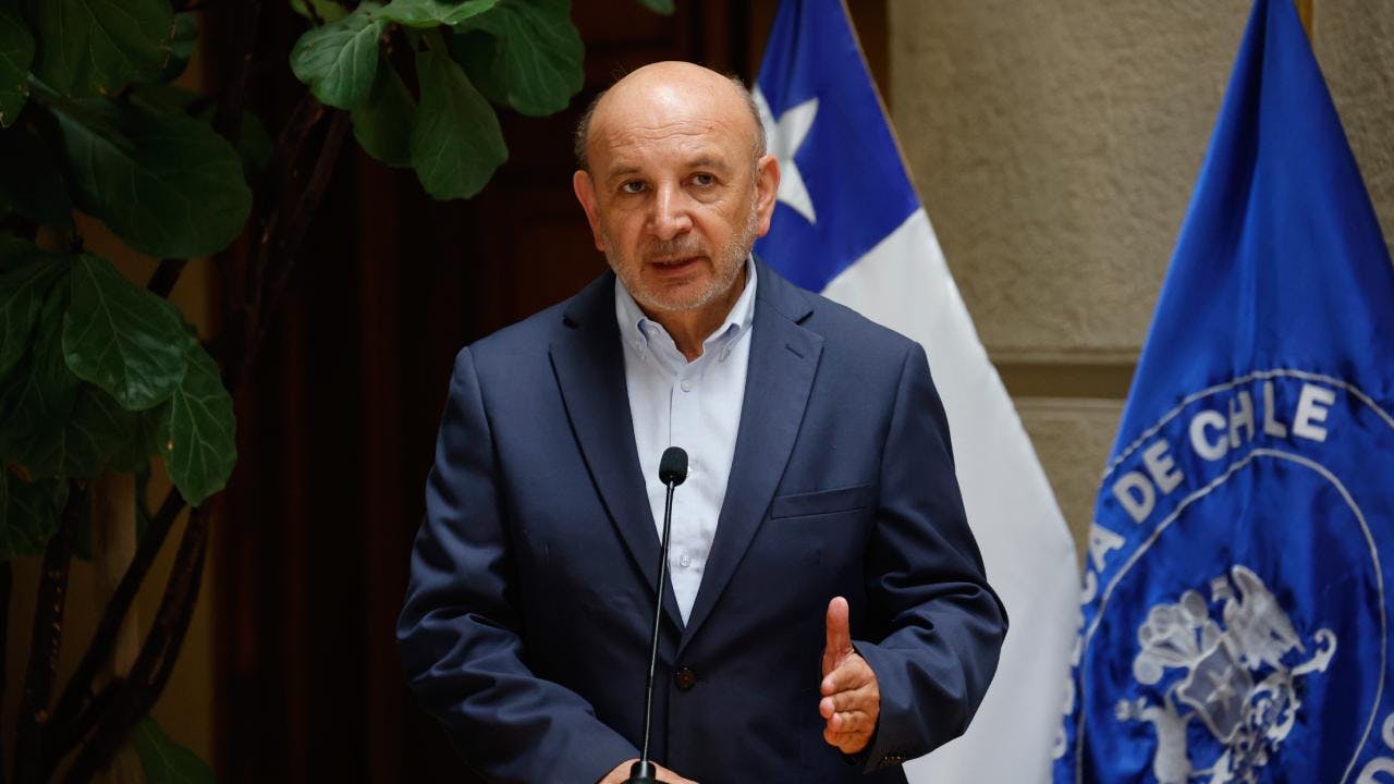 Juan Luis Castro y retiro de senadores de oposición en la Comisión de Medio Ambiente: "Más allá de ciertos roces que a veces se producen, el episodio de anoche no refleja el clima de la Megarreforma"