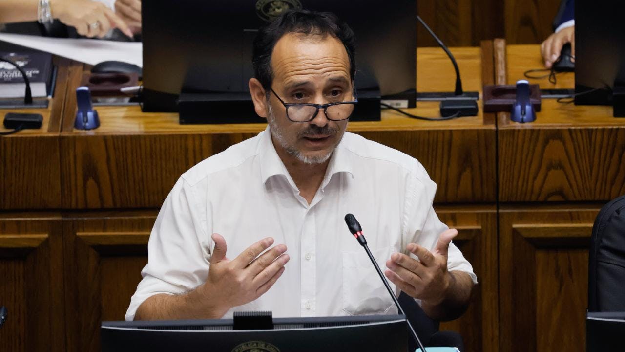 Daniel Núñez y acuerdo del PPD con Quiroz: "Espero que sean tajantes en que esto no los amarre a votar a favor del resto de la Megarreforma porque sería un quiebre definitivo, un punto sin retorno"