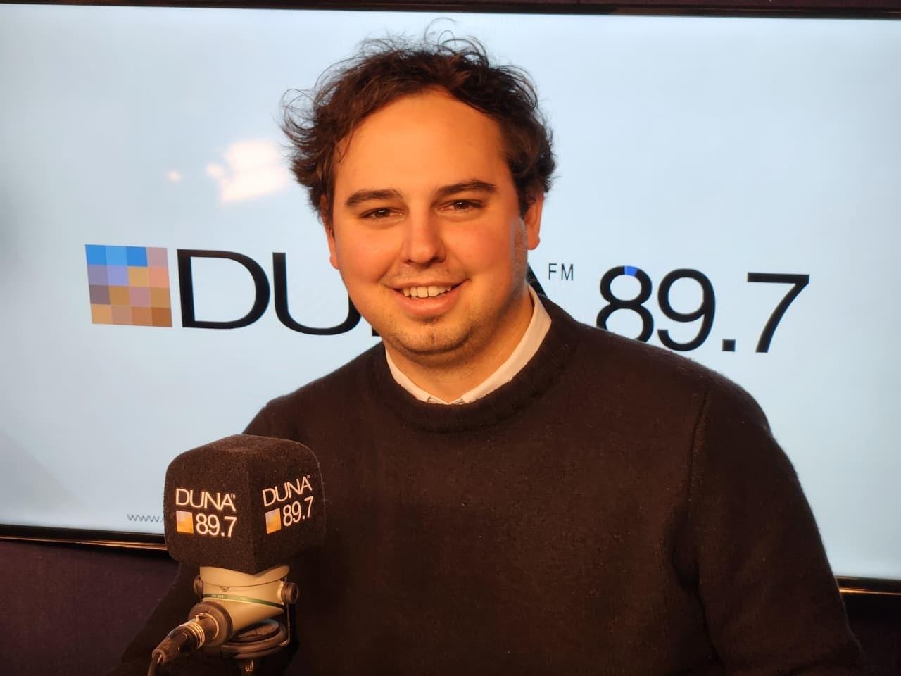 Antonio Echeverría: "Sabemos que hay una generación de artistas que fue reconocida en Chile y otros internacionalmente"