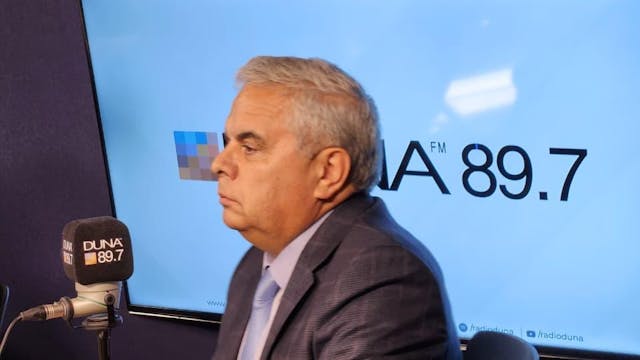 Ricardo Escobar: "Lo que uno ve hoy en día es que los políticos no muestran una ideología clara, y hacen lo que sea que digan las encuestas o lo que este de moda"