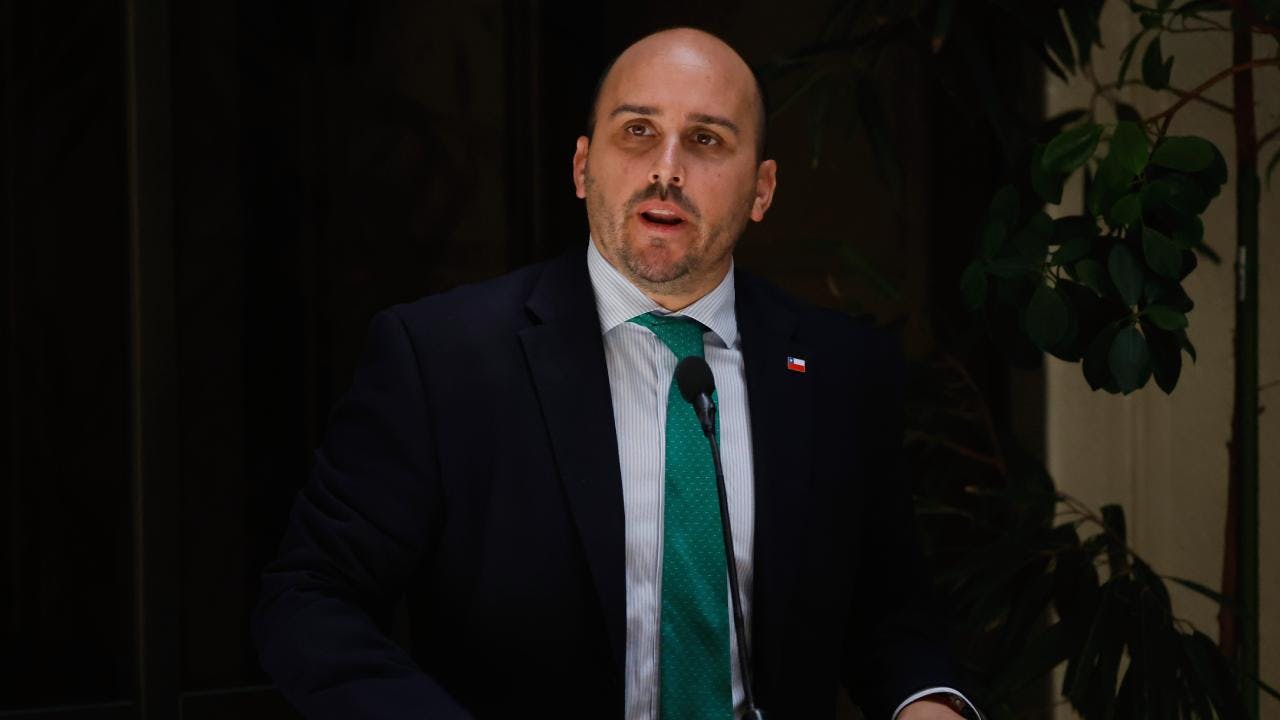 Andrés Longton: "Promovemos sacar la intercepción de comunicación y en vez de 120 días prorrogable, son 30 pero pasando por el Congreso, en el estado de excepción"