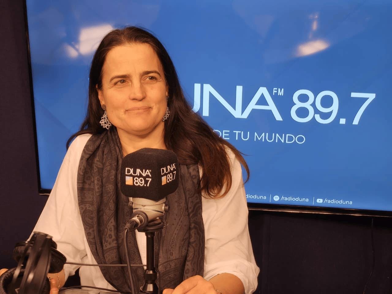 Adelaida Larraín: "La técnica del tejido necesita mucha agua para llegar a la colorimetría que ellos ocupan"