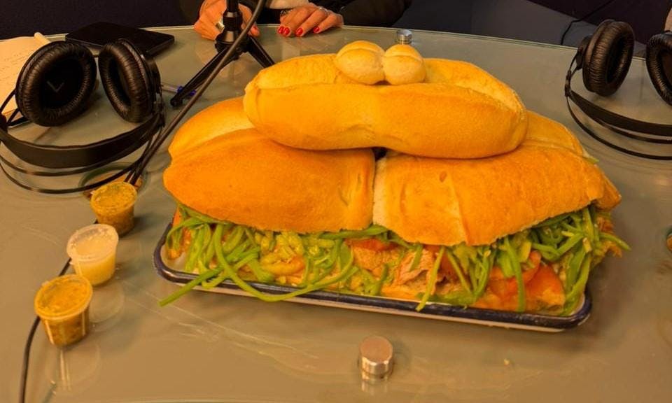 Andulcista: Bandas tributo en RBX Sala, Aperiódico en CasaPlan, La mejor empanada de Santiago o el deleite culinario del Mercado Condell y el Persa Victor Manuel