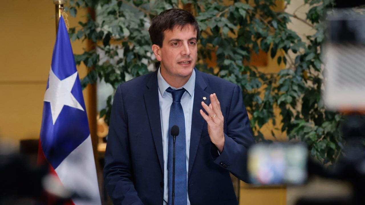 Diego Schalper por reforma al sistema político: "Me parece bien que se le ponga urgencia, porque parte del problema que tiene el país es la poca capacidad de respuesta que tiene la política"
