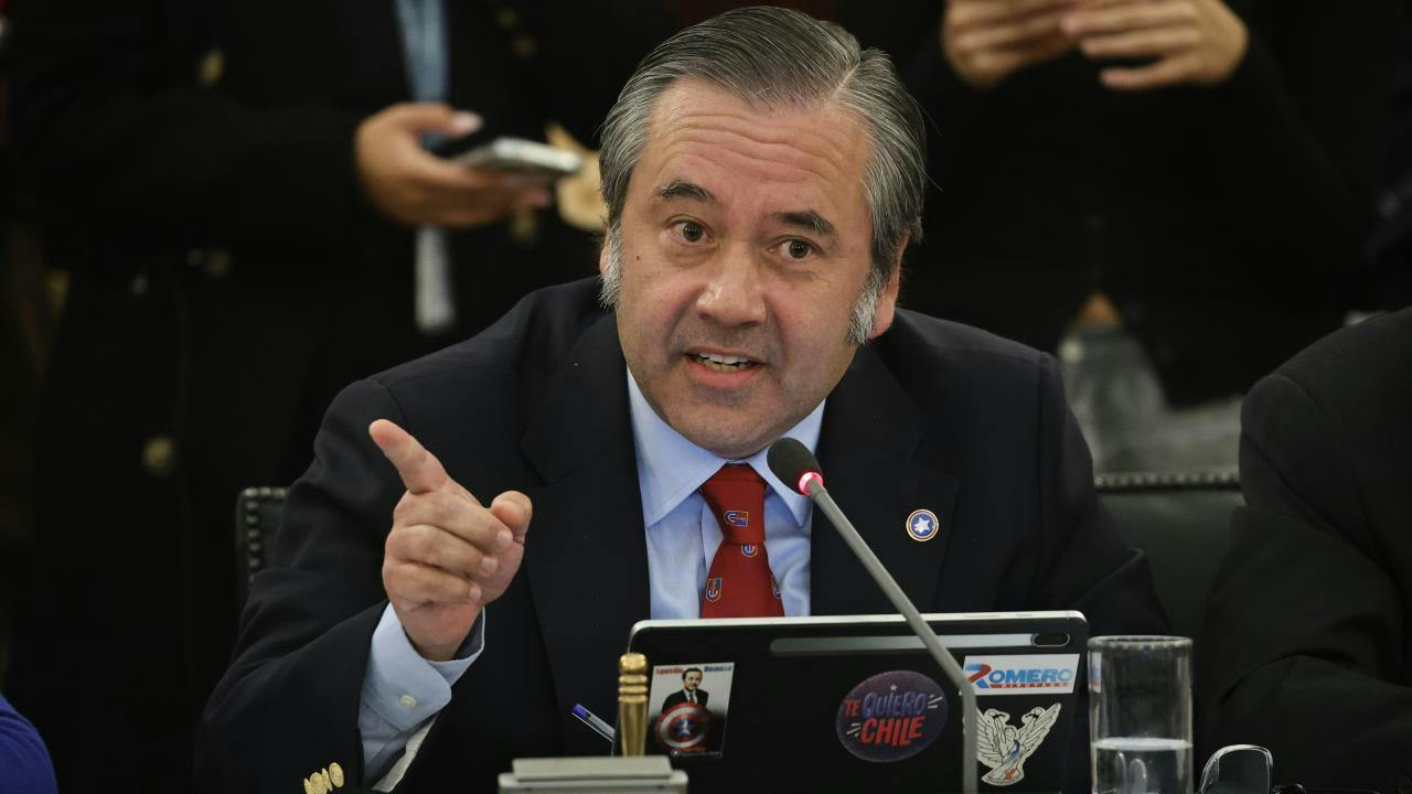 Agustín Romero por programa Yo elijo mi PC: "Con las personas que yo he hablado me dicen que los computadores sirven para otros casos más allá de la educación, como la PGU"