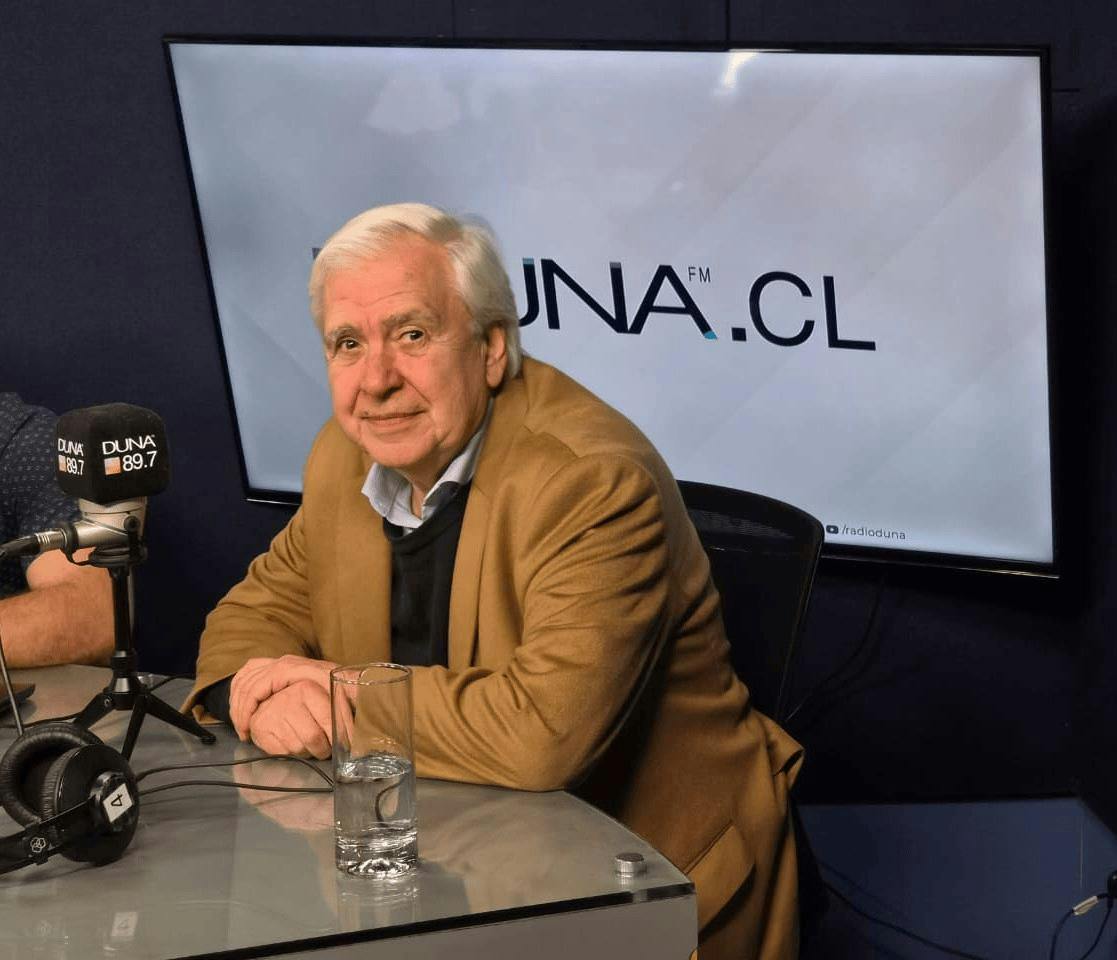 Ernesto Ottone por posible candidatura de Bachelet: "Aún falta mucho para estar planteando este tipo de problemas. Estamos muy lejos de un momento electoral"