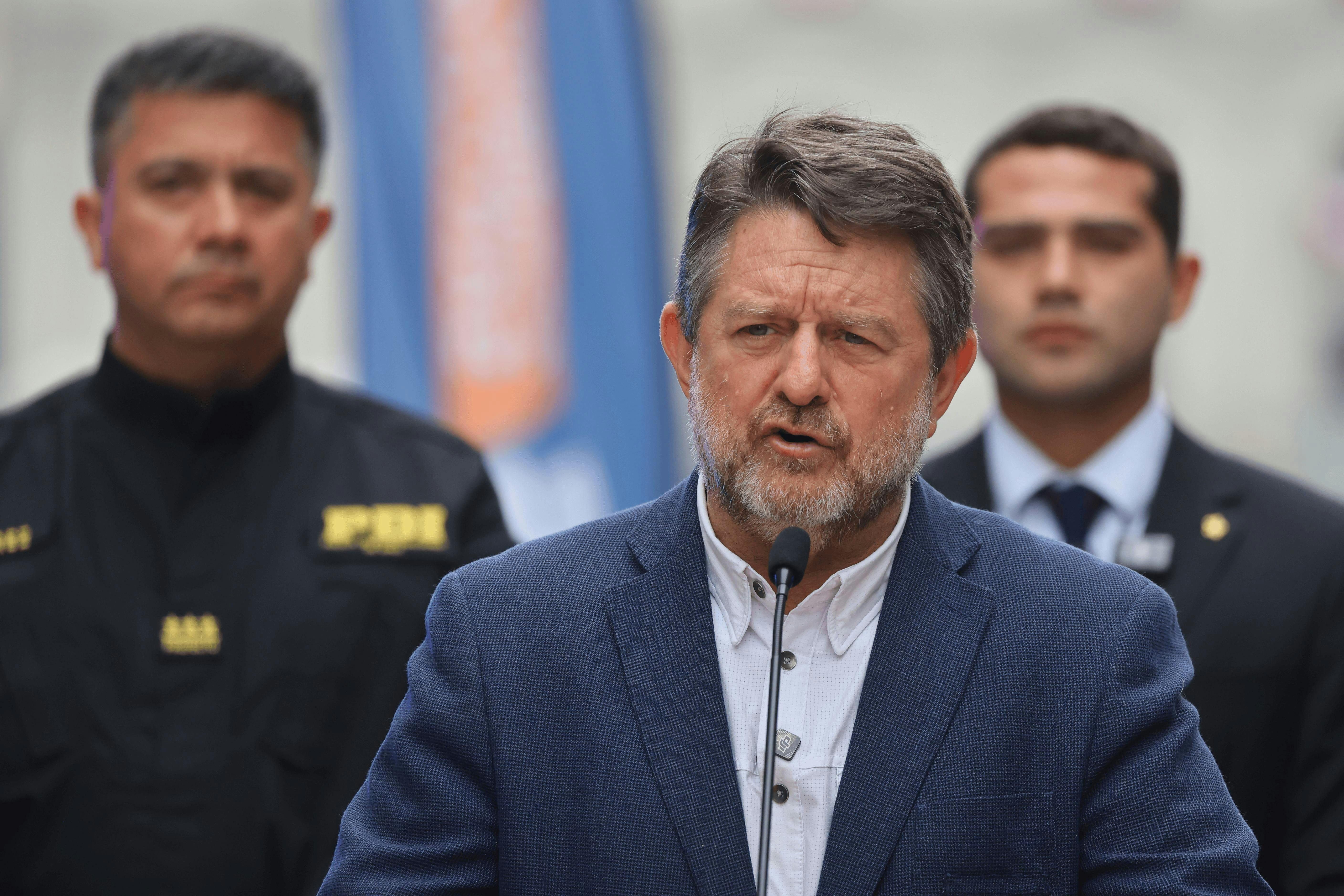 Claudio Orrego: "Si bien ya pasó lo más grave, no podemos descartar que venga otro aluvión similar si llueve igual de fuerte y con la misma isoterma"