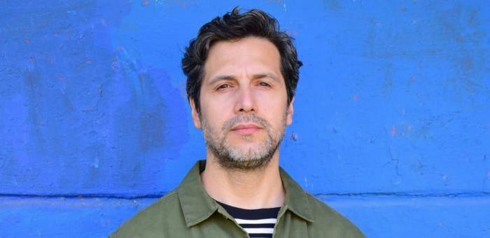 Felipe Reyes: “El origen del libro está en otras investigaciones y textos que yo he escrito, muy ligadas a la industria editorial chilena”
