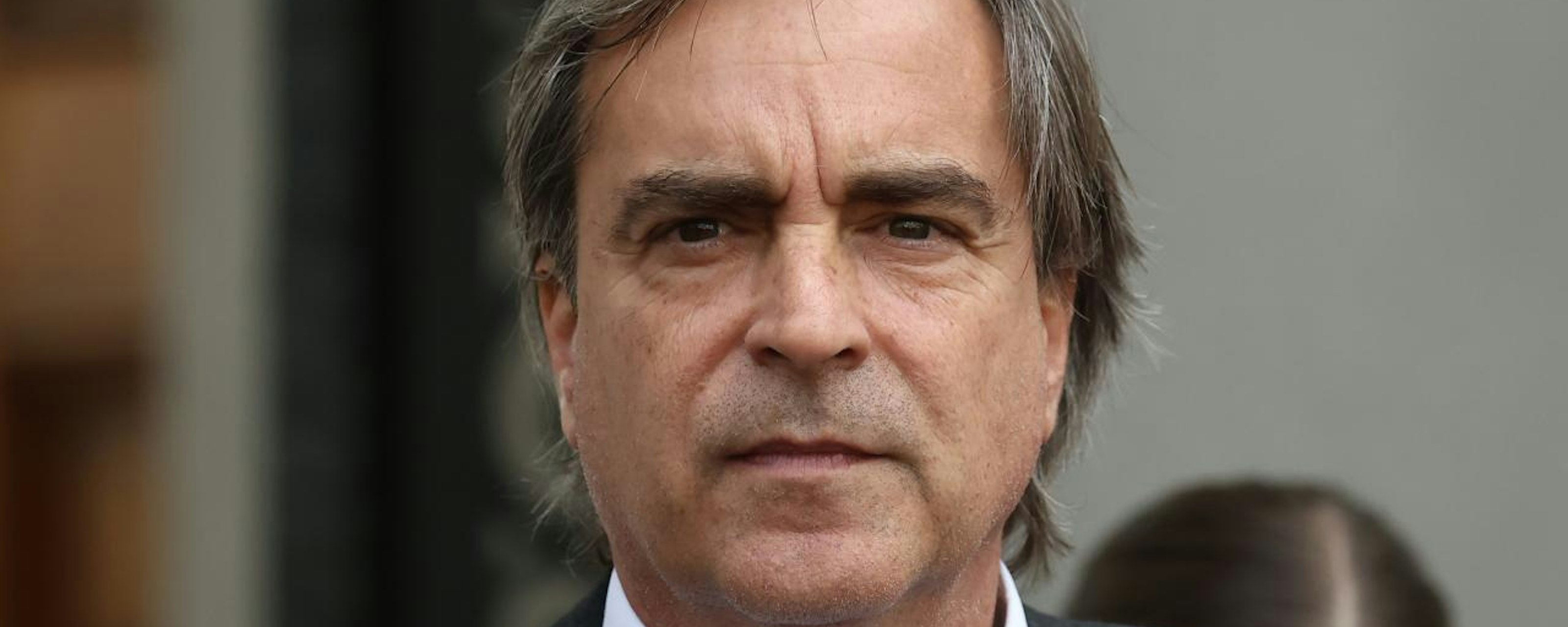 Luciano Cruz-Coke: "Yo esperaría que haya ministros que salgan con mayor voz a contestar las preguntas y hacerse cargo de las inquietudes de la ciudadanía"