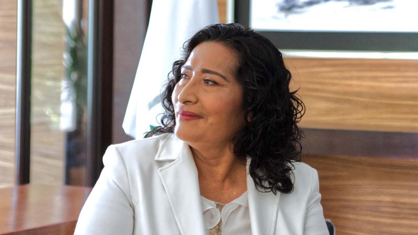Fiscalía de Guerrero investiga a Abelina López por presunto cohecho tras exhibir collar de lujo