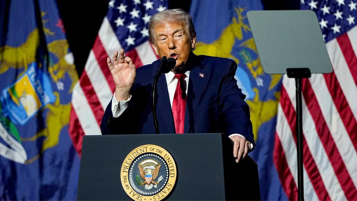 Trump escala el conflicto por Groenlandia: Amenaza con aranceles a países que no apoyen el control de EE. UU.