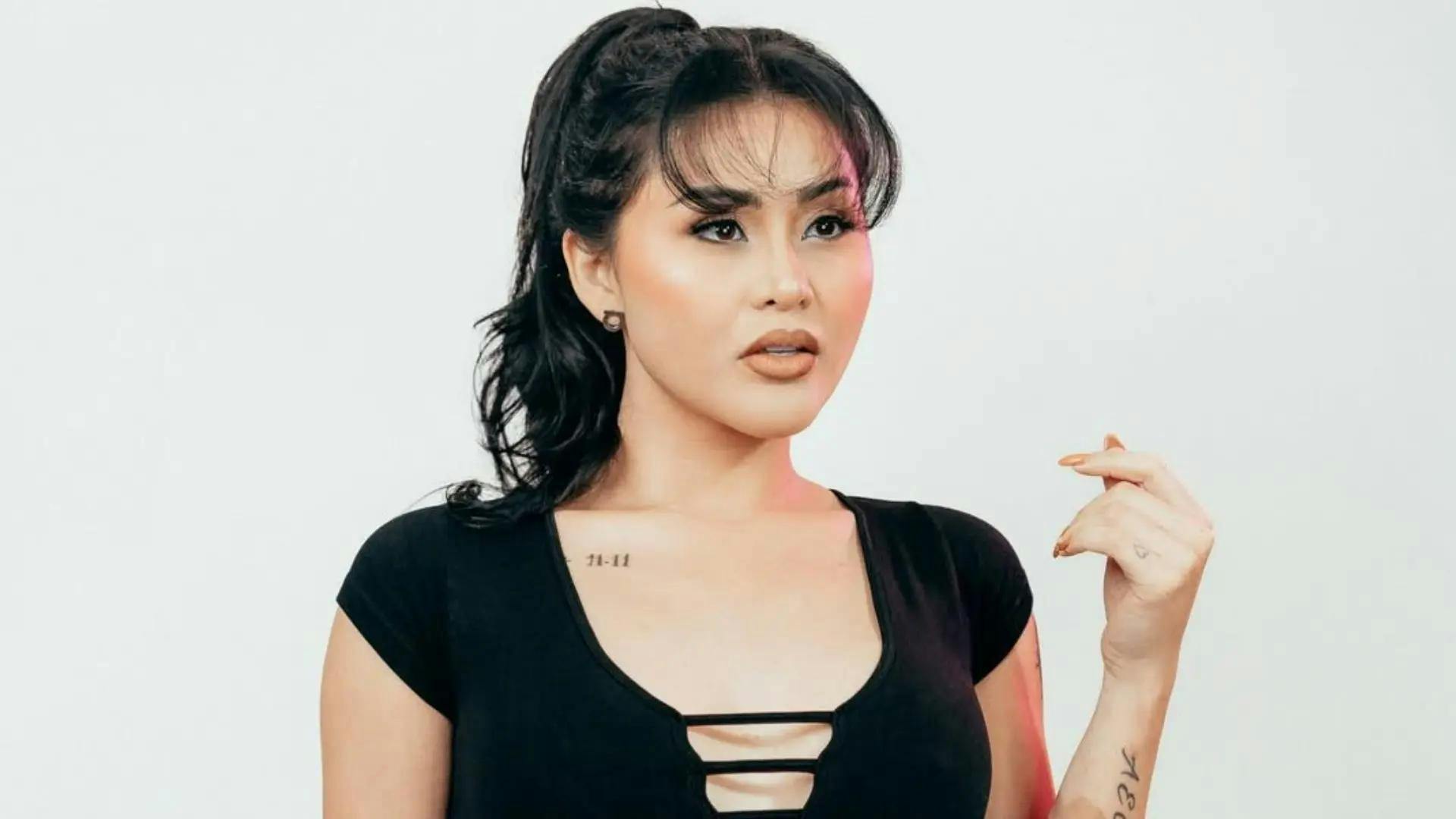 Gomita aclara su decisión tras su bautizo y descarta dejar las redes sociales