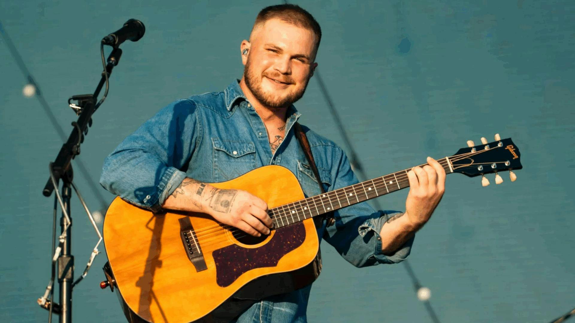 Zach Bryan conquista el primer lugar del Billboard 200 con su nuevo álbum