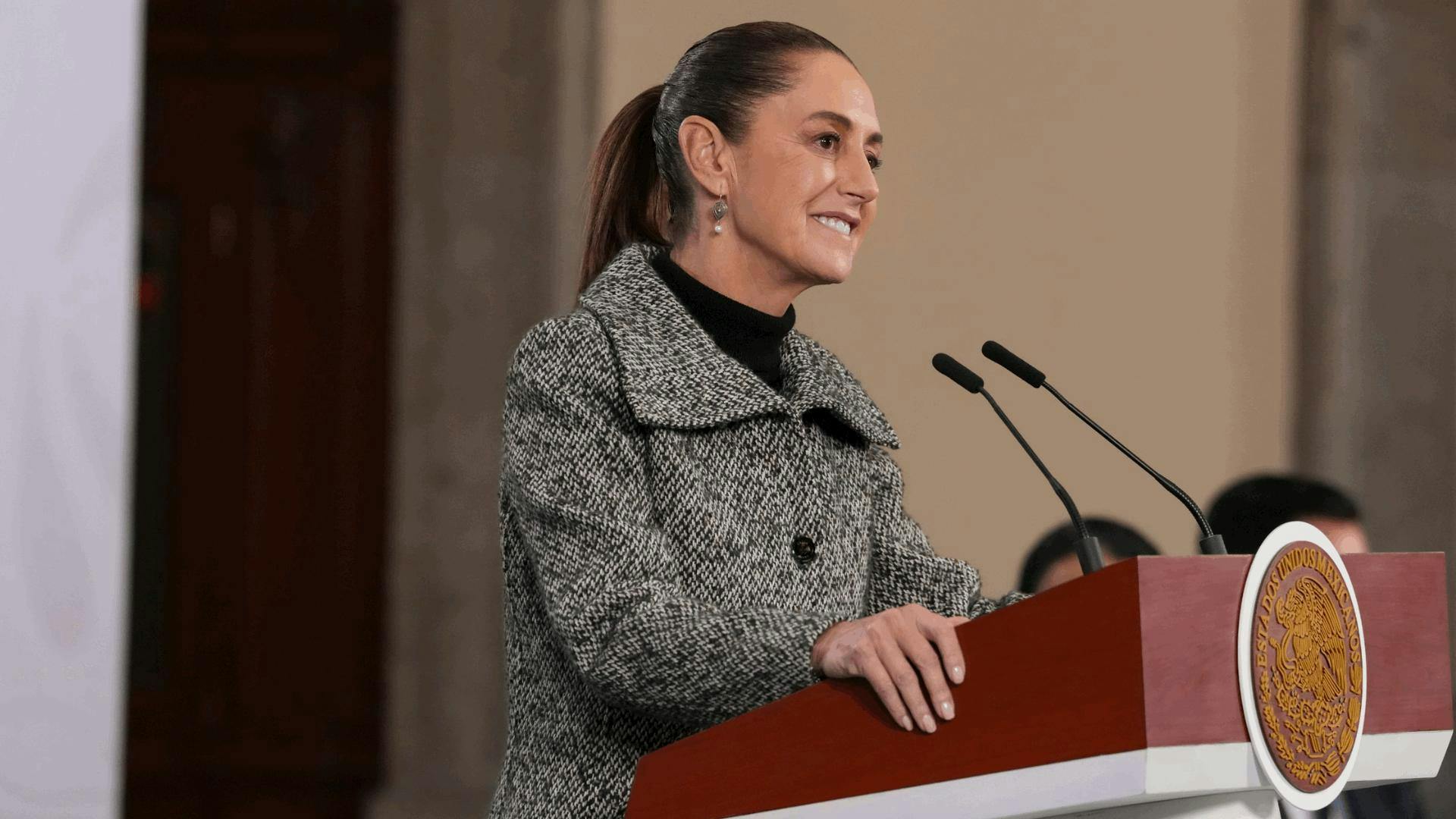 Presidenta explica aterrizaje de avión militar estadounidense en Toluca