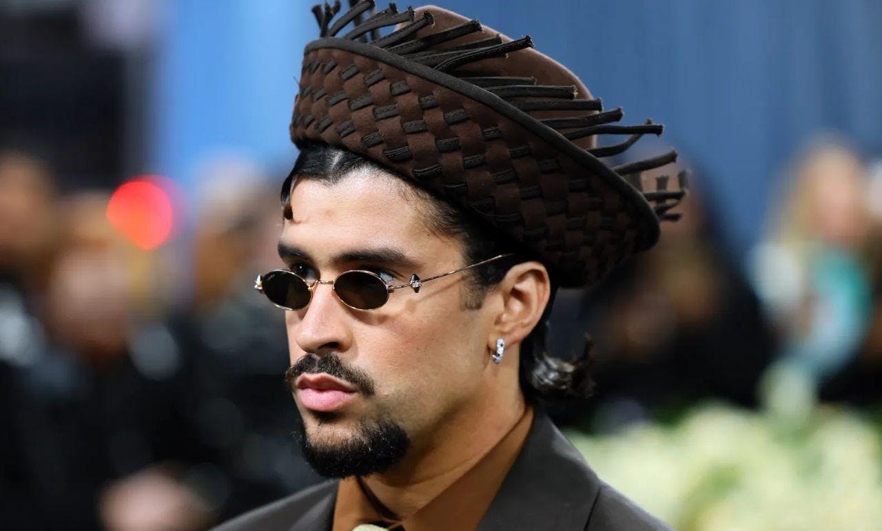 Seguidores de Bad Bunny piden que interprete una canción de protesta en el Super Bowl LX