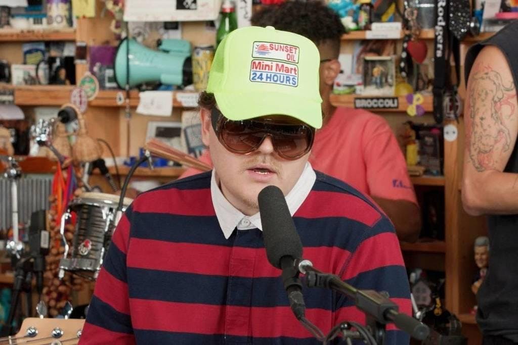 Rusowsky supera a Rosalía y se coloca como el artista con más discos vendidos en España