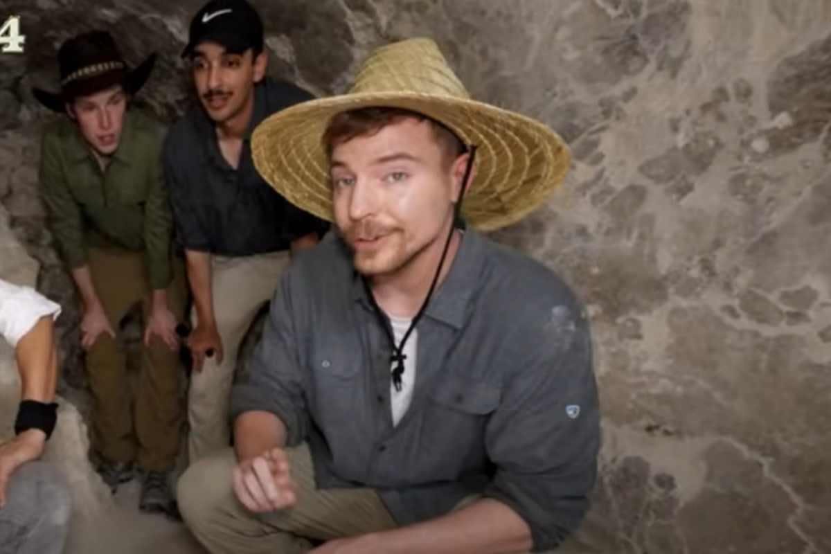 MrBeast enciende las alarmas con comentario al volar en helicóptero junto a Eugenio Derbez