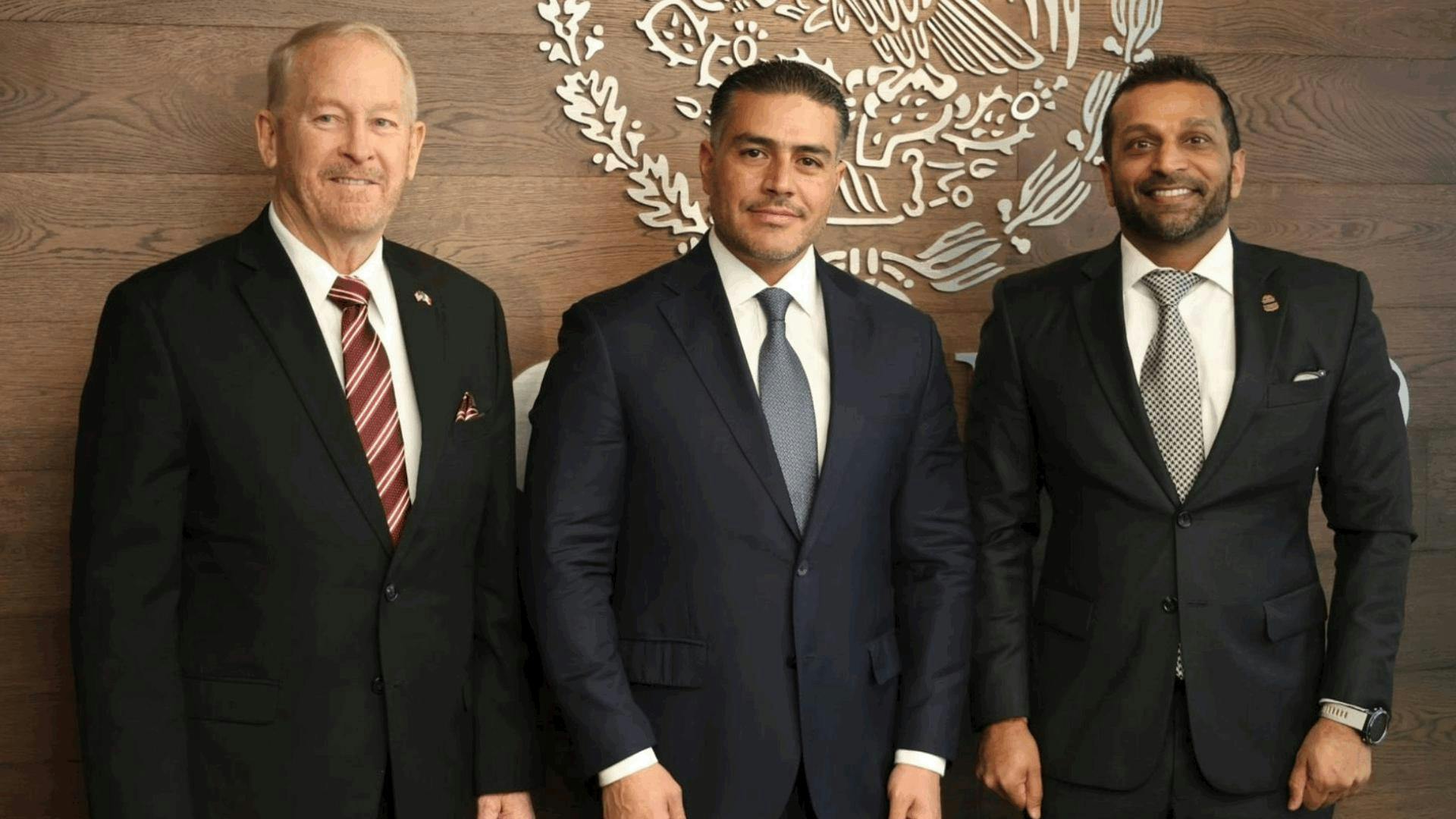 FBI traslada a EU a uno de sus diez más buscados tras reunión con Harfuch