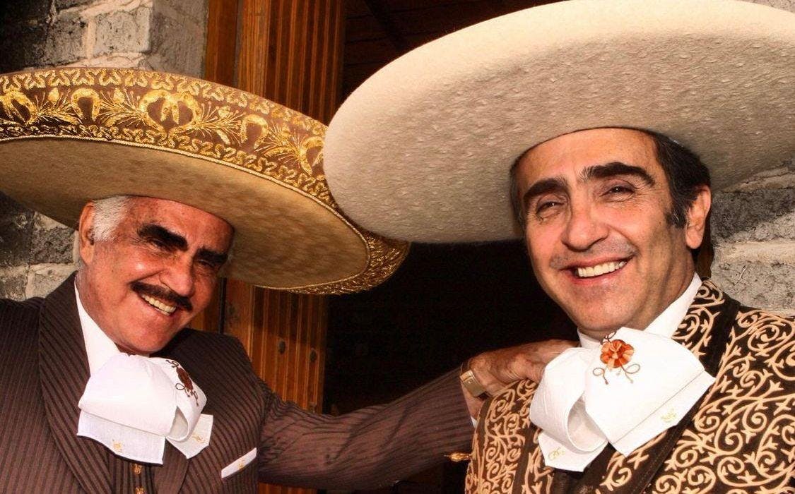 Vicente Fernández Jr presume radical cambio físico tras perder 17 kilos y desata comparaciones con Alejandro Fernández