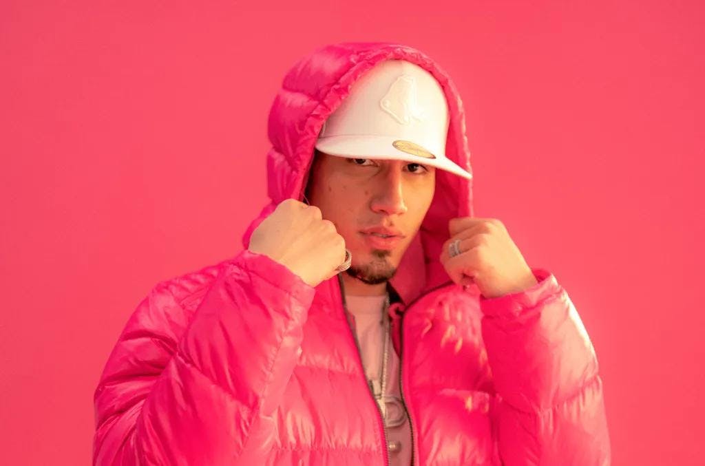 Omar Courtz deja pistas sobre su próximo álbum y emociona a su base de fans