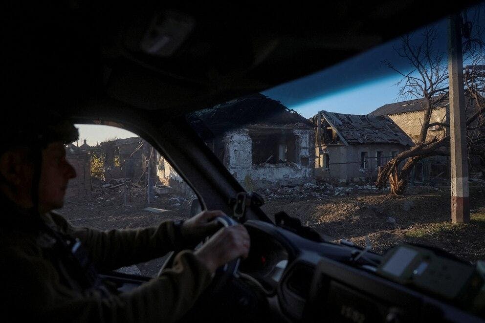 Evacuaciones desesperadas y avances rusos profundizan la crisis en Ucrania