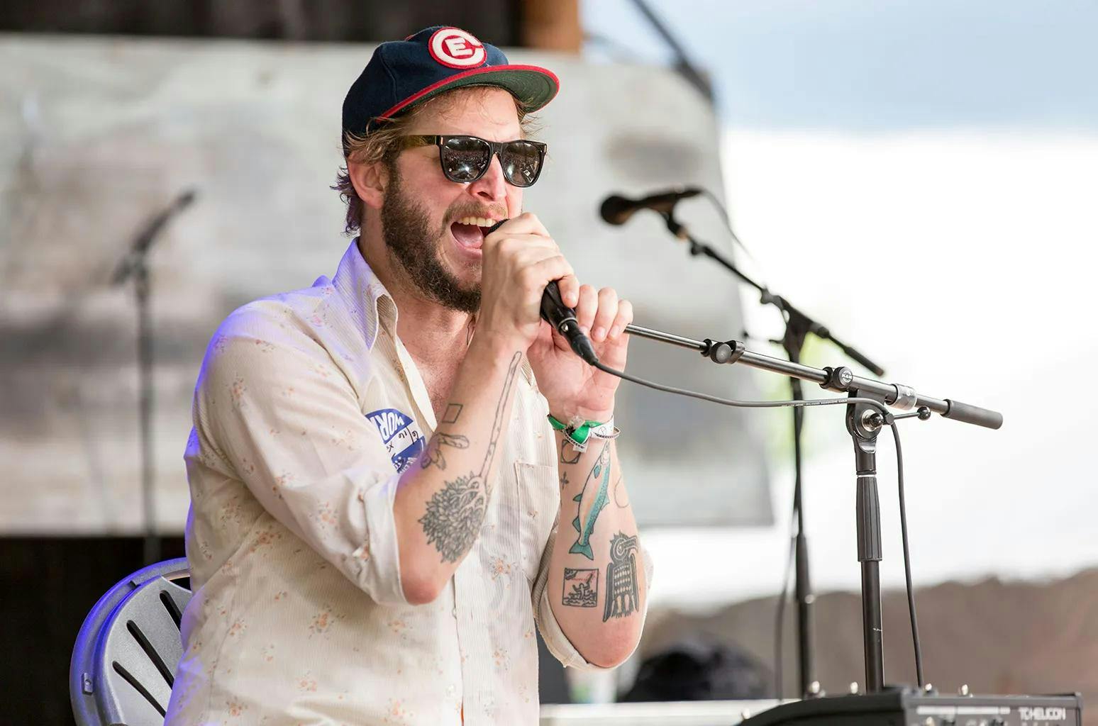 Bon Iver reconoce a manifestantes de Minneapolis durante discurso en premios de compositores