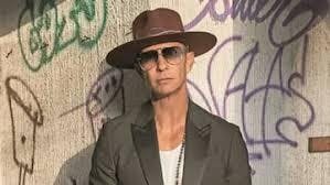 Erik Rubín celebra en grande su cumpleaños 55 junto a Andrea Legarreta y sus hijas