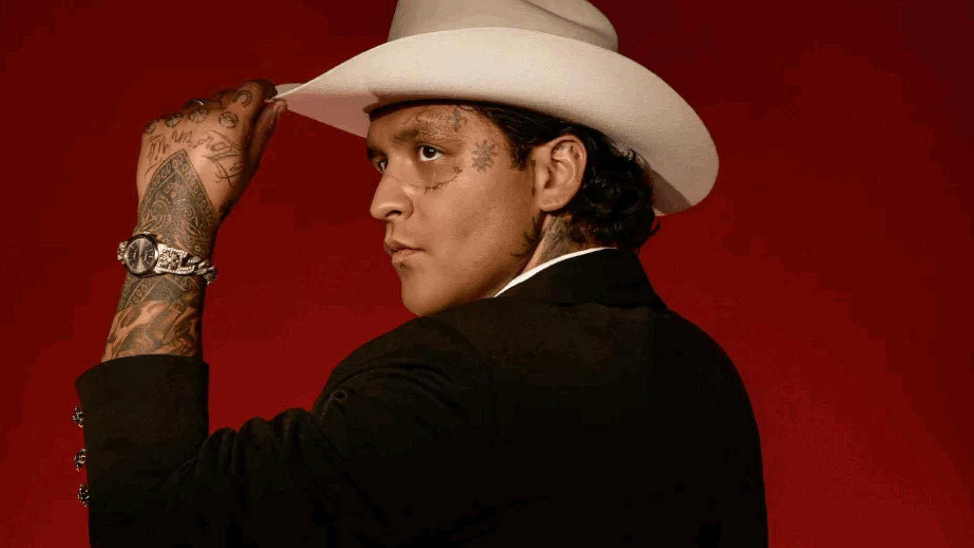 Supuesto audio de Christian Nodal pide a sus fans ignorar el "hate" y rumores sobre su vida personal