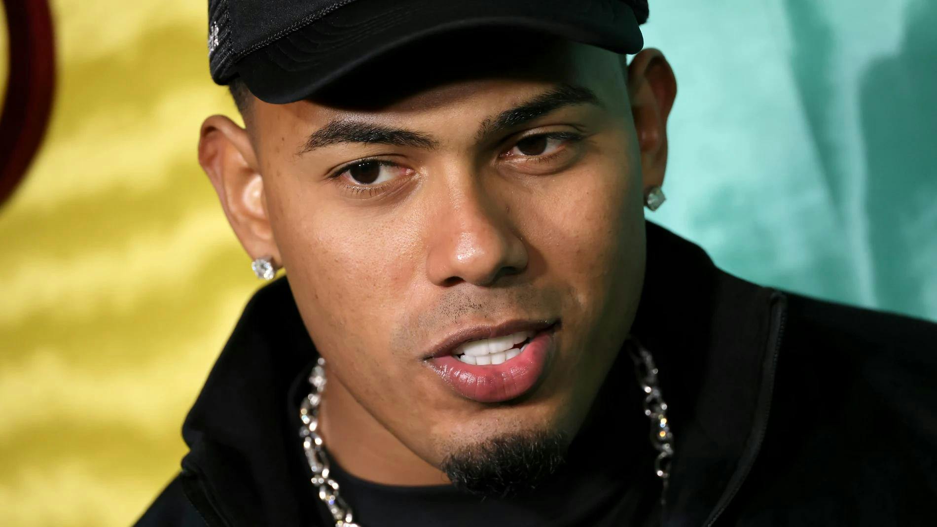 Myke Towers lanza “La W Sound 23” junto a Ovy On The Drums y Westcol