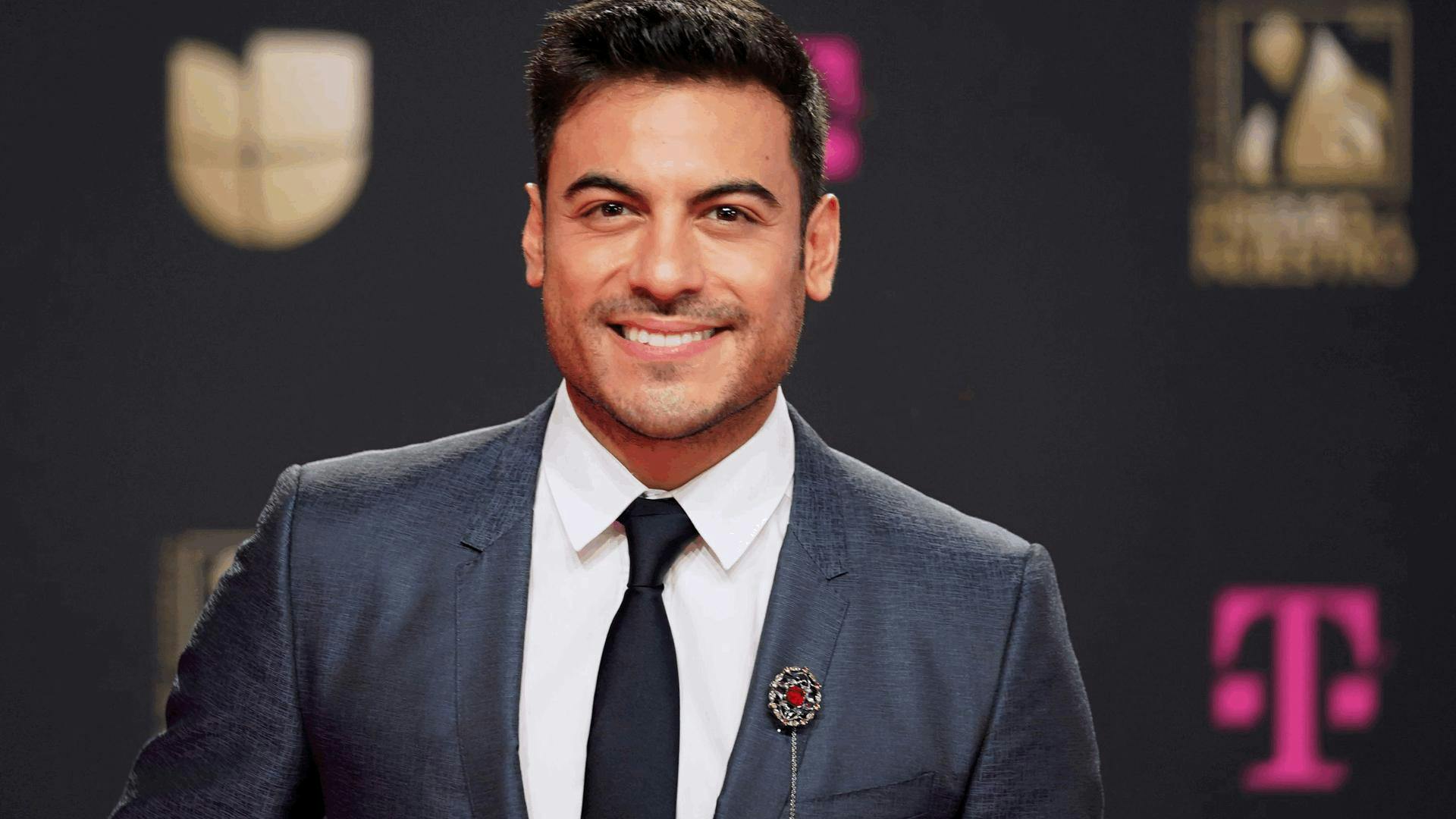 Carlos Rivera responde con firmeza a insinuaciones sobre su matrimonio: "No gastaré energía en explicaciones"