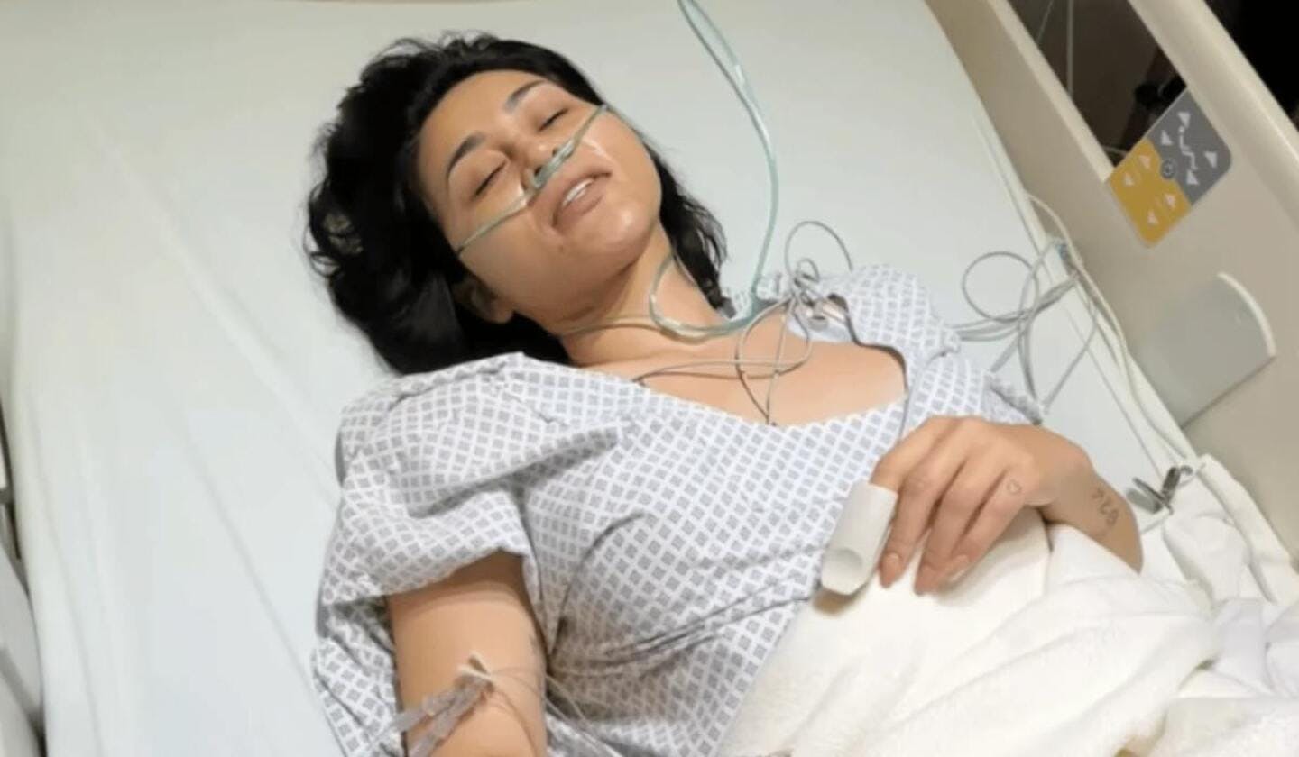 Gomita preocupa tras ser hospitalizada de emergencia: “Casi pierdo la vida”