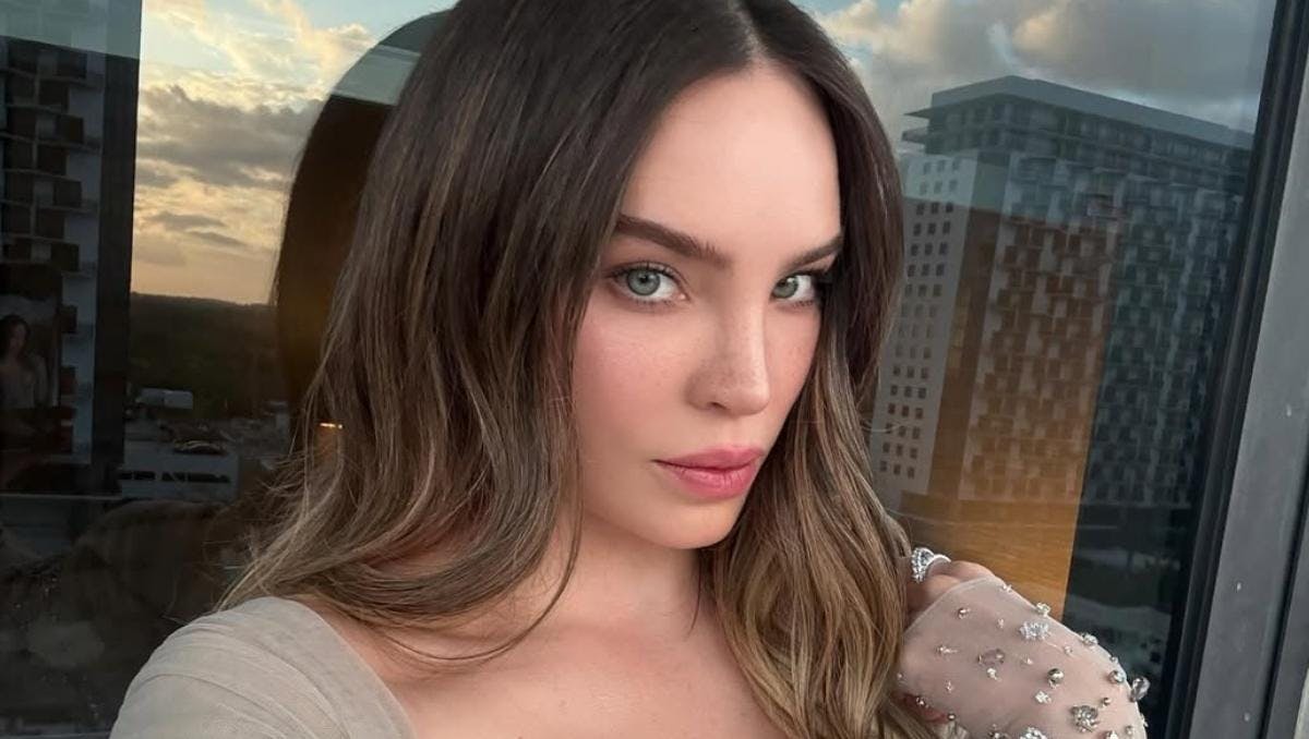 Belinda sorprende al elenco de Carlota con tacos y mariachi en España