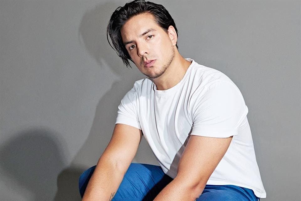 Vadhir Derbez defiende a su hermana tras críticas en redes: “No se habla de los niños”