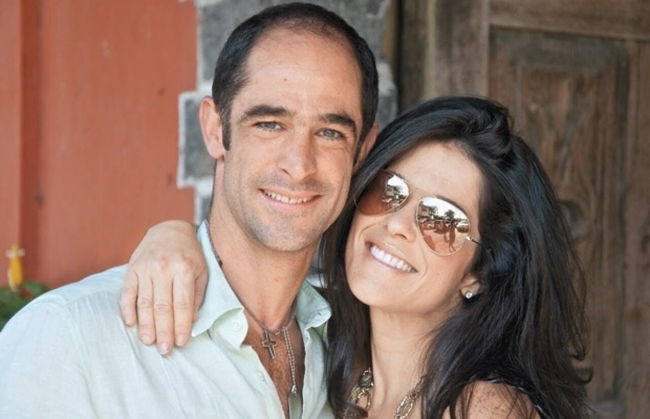 Martha Debayle conmemora 15 años de matrimonio con un recuerdo de su primera foto juntos