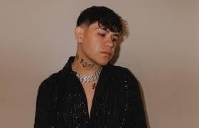 Junior H presenta “Depressed MFKZ”, un álbum marcado por el desamor y la introspección