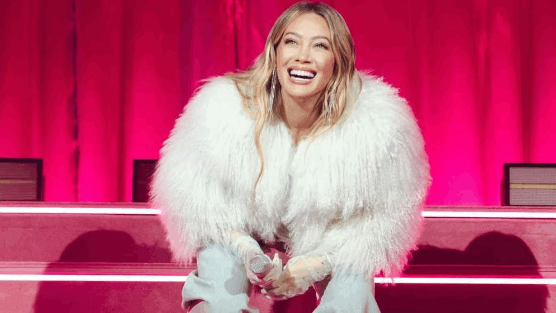 Hilary Duff habla de tensiones familiares y una relación pasada "inapropiada" en su nuevo álbum